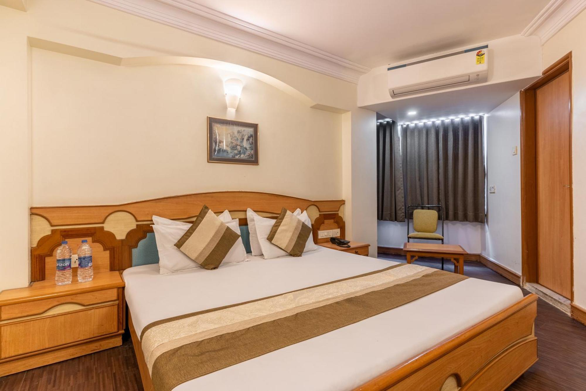 Hotel Prime Ahmedabad Exterior foto