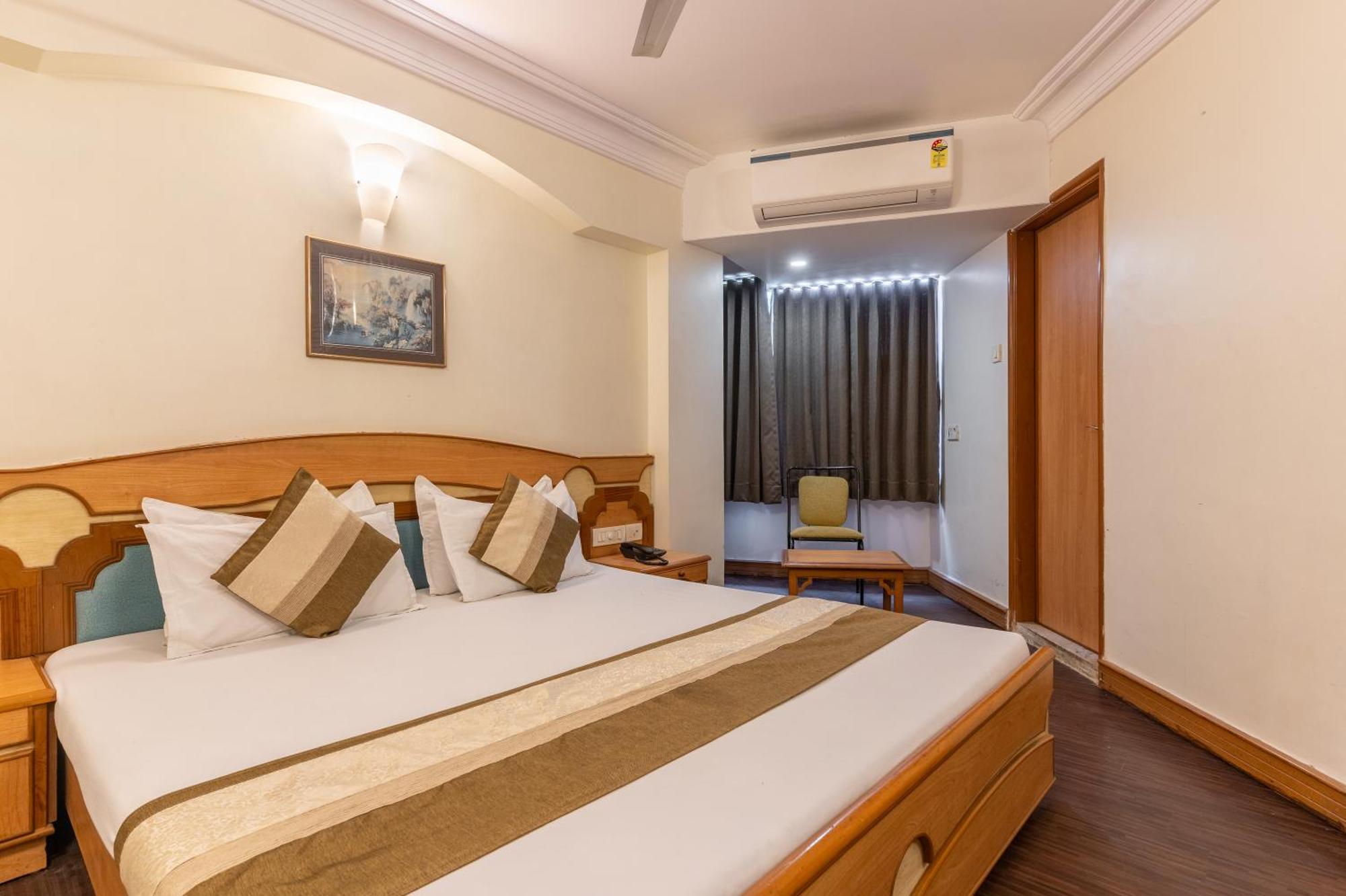 Hotel Prime Ahmedabad Exterior foto