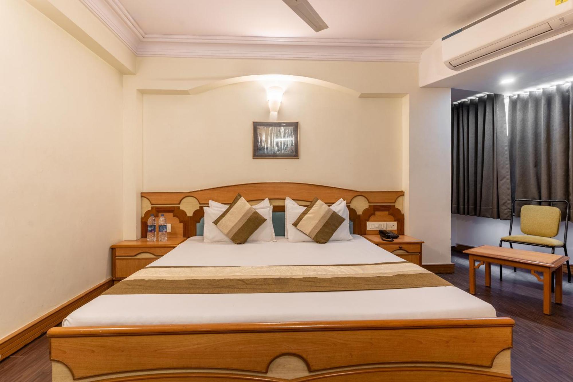 Hotel Prime Ahmedabad Exterior foto