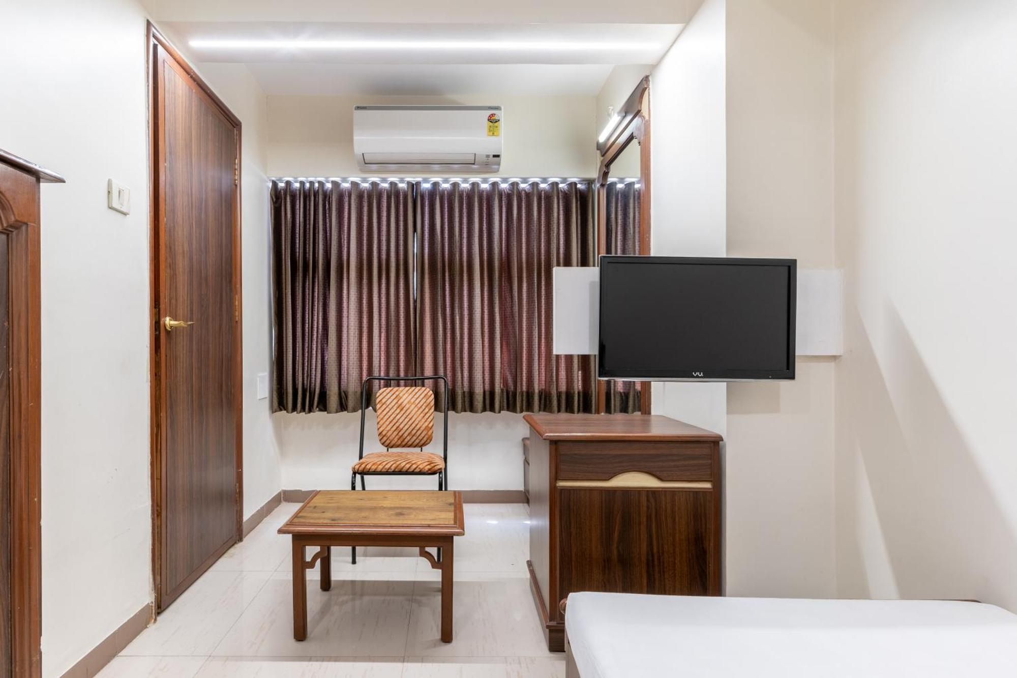 Hotel Prime Ahmedabad Exterior foto