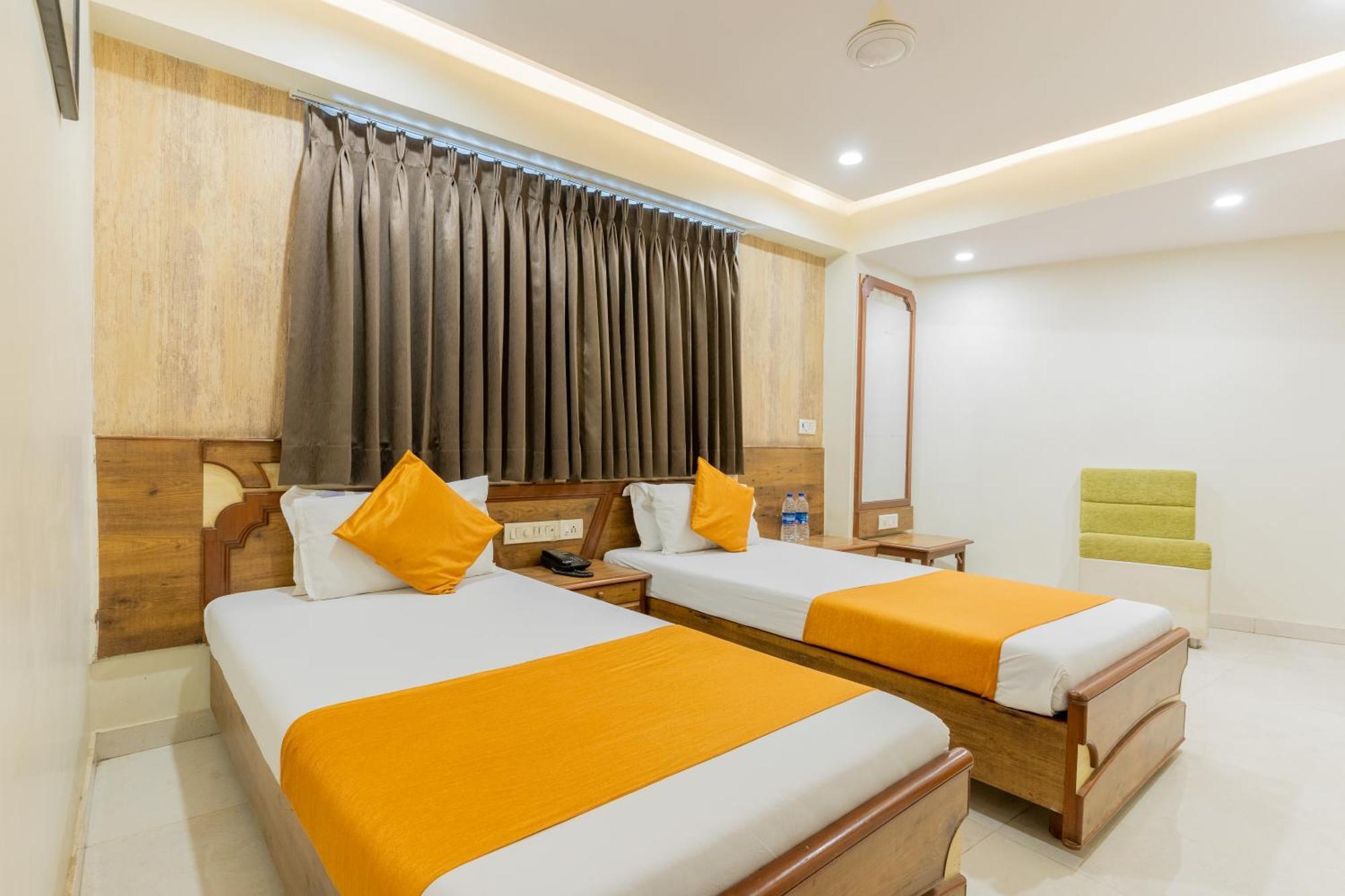 Hotel Prime Ahmedabad Exterior foto