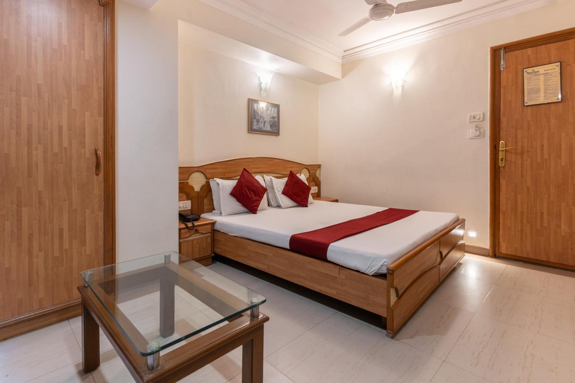 Hotel Prime Ahmedabad Exterior foto